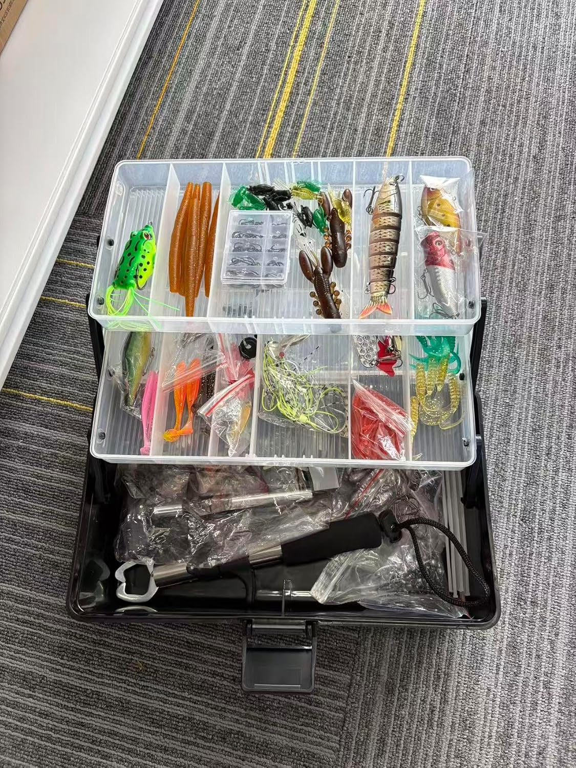 GOANDO Fishing Lures Kit for Freshwater Bait Tackle Kit for Bass Trout Salmon Fishing Accessories Tackle Box Including Spoon Lures Soft Plastic Worms Fishing Gifts（460）